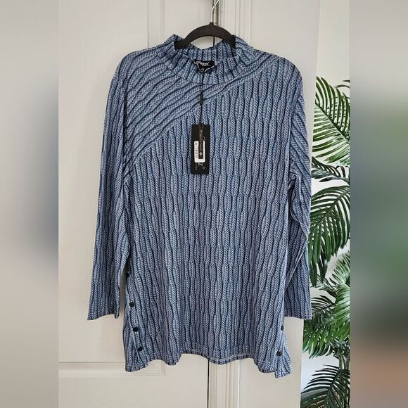 Nwt Papa Blue Patterned Women's Top - Picture 1 of 5